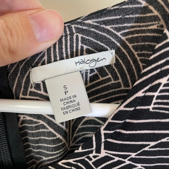 NEW Halogen Leaf Geo Print Tiered Black Light Pink Romper Size SP - Picture 2 of 10